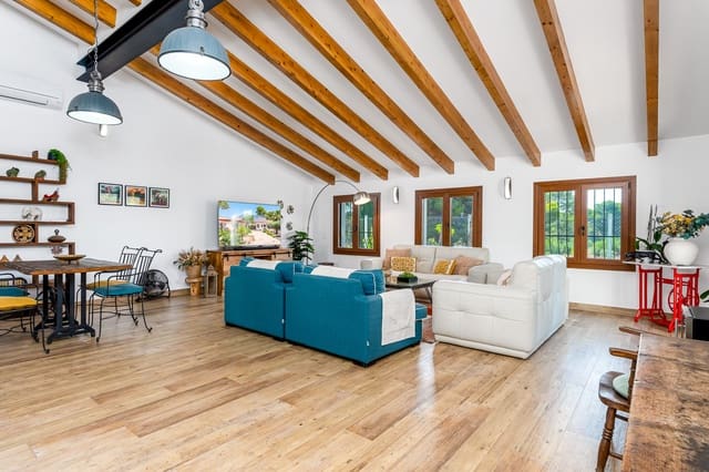 Chalet de 5 habitaciones en Alfaz del Pi / L'Alfàs del Pi en venta con piscina garaje - 1.495.000 € (Ref: 9328427)