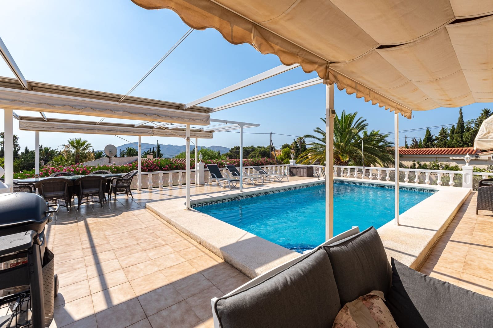 4 Zimmer Villa zu verkaufen in Alfaz del Pi / L'Alfas del Pi mit Pool Garage - 495.000 € (Ref: 9328428)