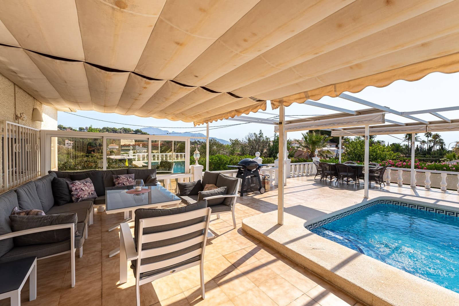 4 Zimmer Villa zu verkaufen in Alfaz del Pi / L'Alfas del Pi mit Pool Garage - 495.000 € (Ref: 9328428)