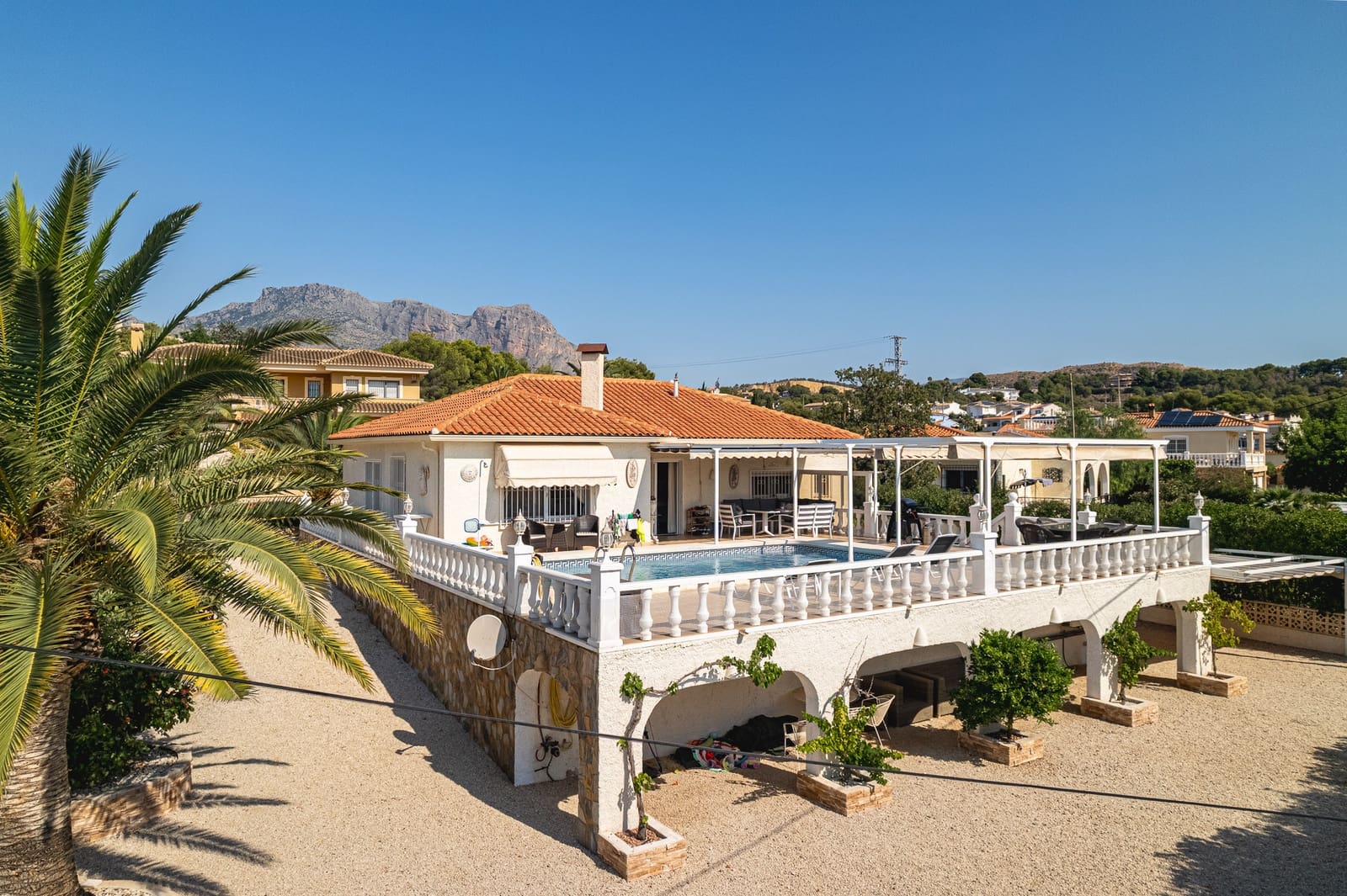 4 Zimmer Villa zu verkaufen in Alfaz del Pi / L'Alfas del Pi mit Pool Garage - 495.000 € (Ref: 9328428)