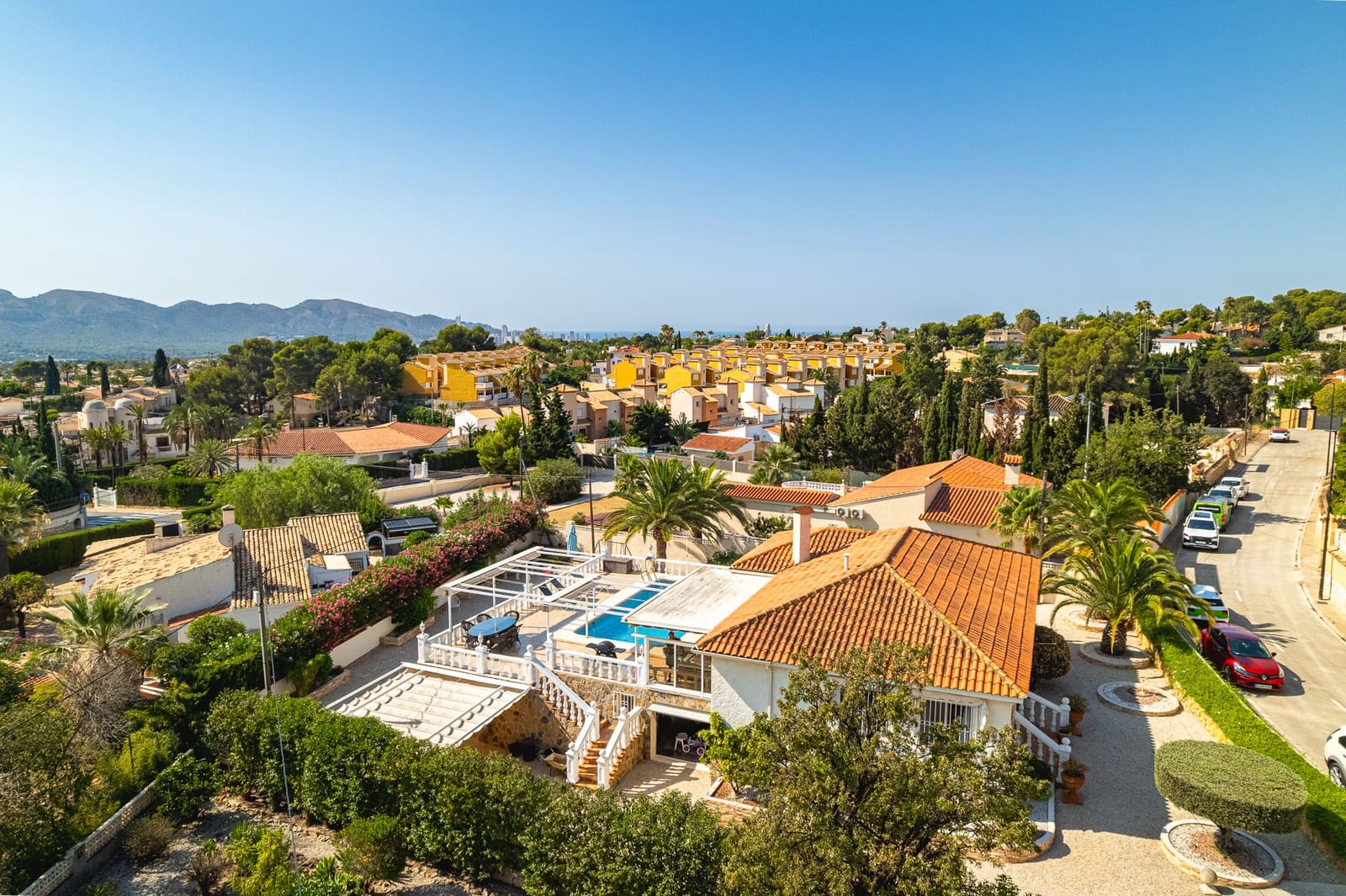 4 Zimmer Villa zu verkaufen in Alfaz del Pi / L'Alfas del Pi mit Pool Garage - 495.000 € (Ref: 9328428)