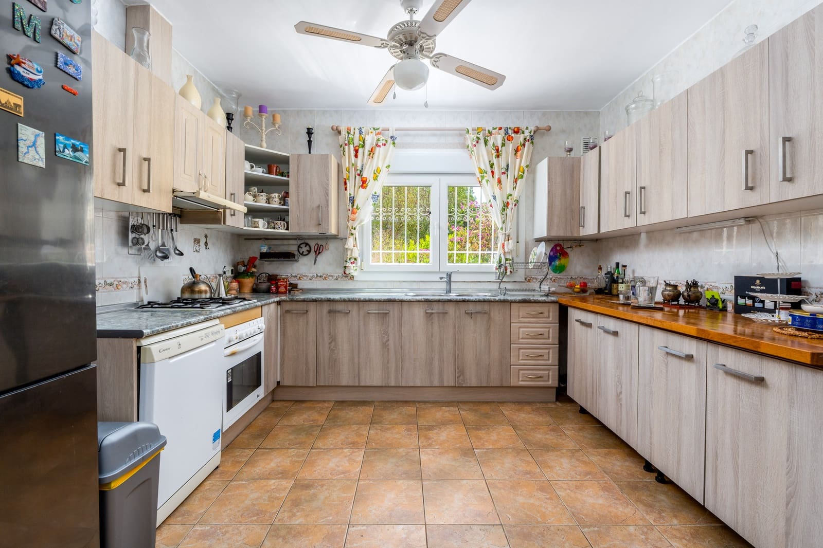 5 slaapkamer Villa te koop in Alfaz del Pi / L'Alfas del Pi met zwembad garage - € 1.195.000 (Ref: 9328429)