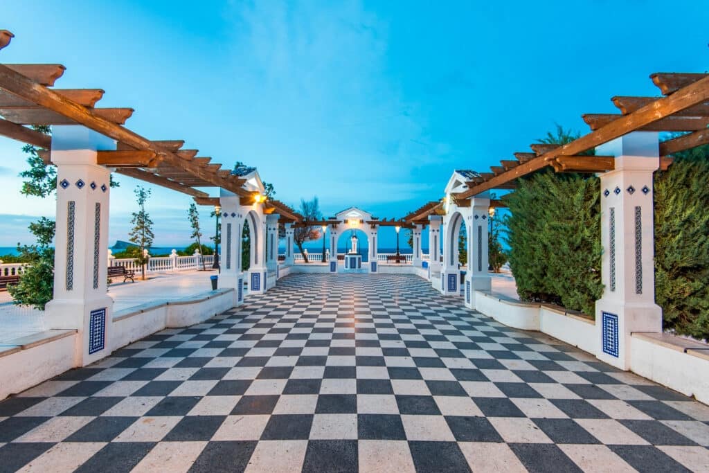 3 bedroom Apartment for sale in Benidorm with pool garage - € 1,170,000 (Ref: 9328432)