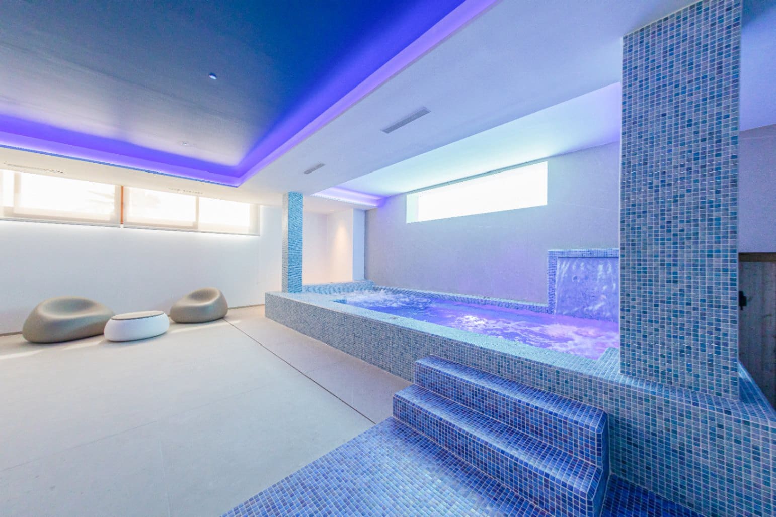 4 bedroom Villa for sale in Benidorm with pool garage - € 2,825,000 (Ref: 9328433)