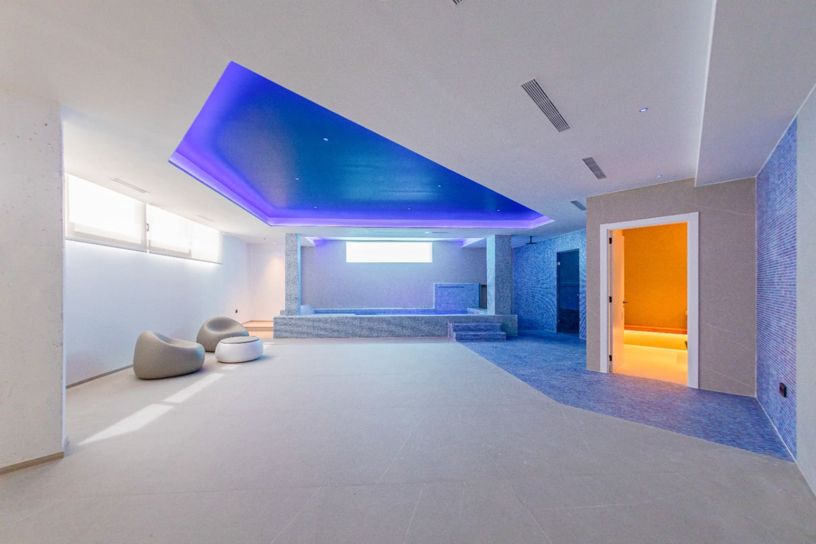 4 bedroom Villa for sale in Benidorm with pool garage - € 2,825,000 (Ref: 9328433)