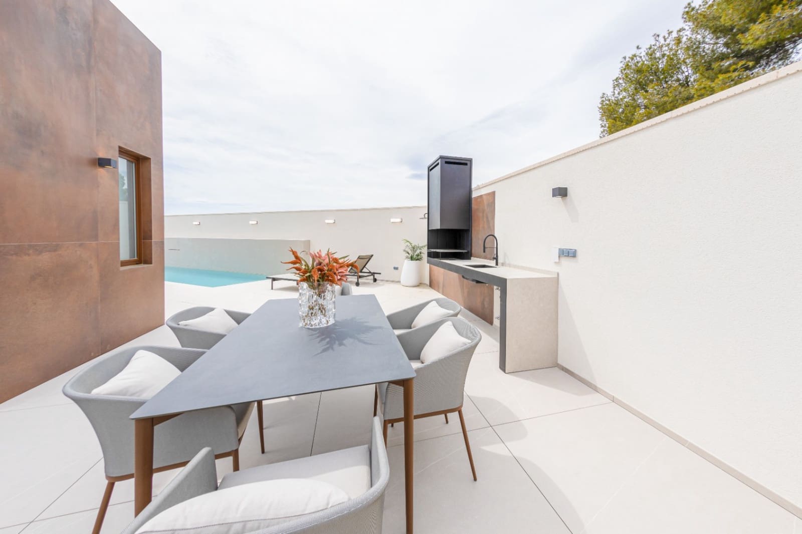 4 bedroom Villa for sale in Benidorm with pool garage - € 2,825,000 (Ref: 9328433)