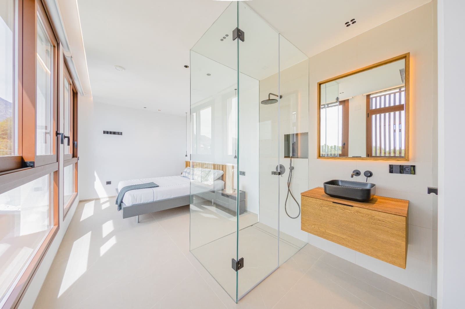 4 bedroom Villa for sale in Benidorm with pool garage - € 2,825,000 (Ref: 9328433)