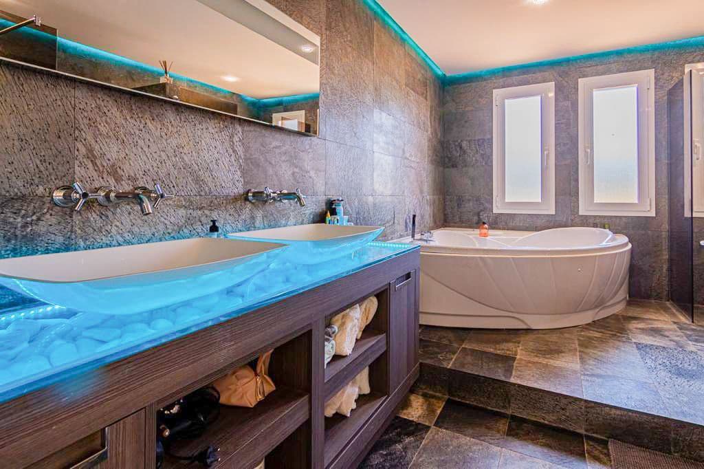 7 slaapkamer Villa te koop in Benidorm met zwembad garage - € 1.595.000 (Ref: 9328434)