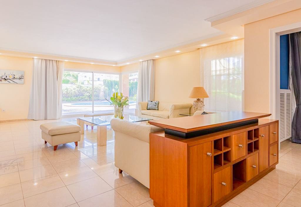 7 slaapkamer Villa te koop in Benidorm met zwembad garage - € 1.595.000 (Ref: 9328434)