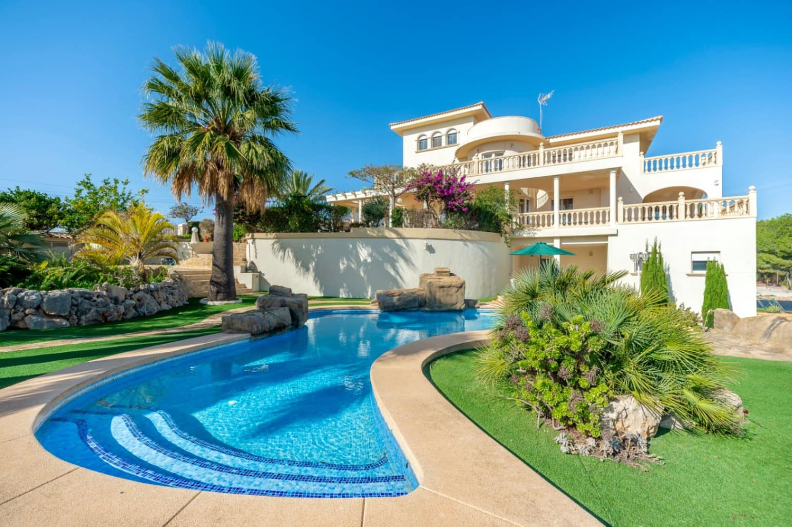 7 bedroom Villa for sale in Benidorm with pool garage - € 1,635,000 (Ref: 9328435)