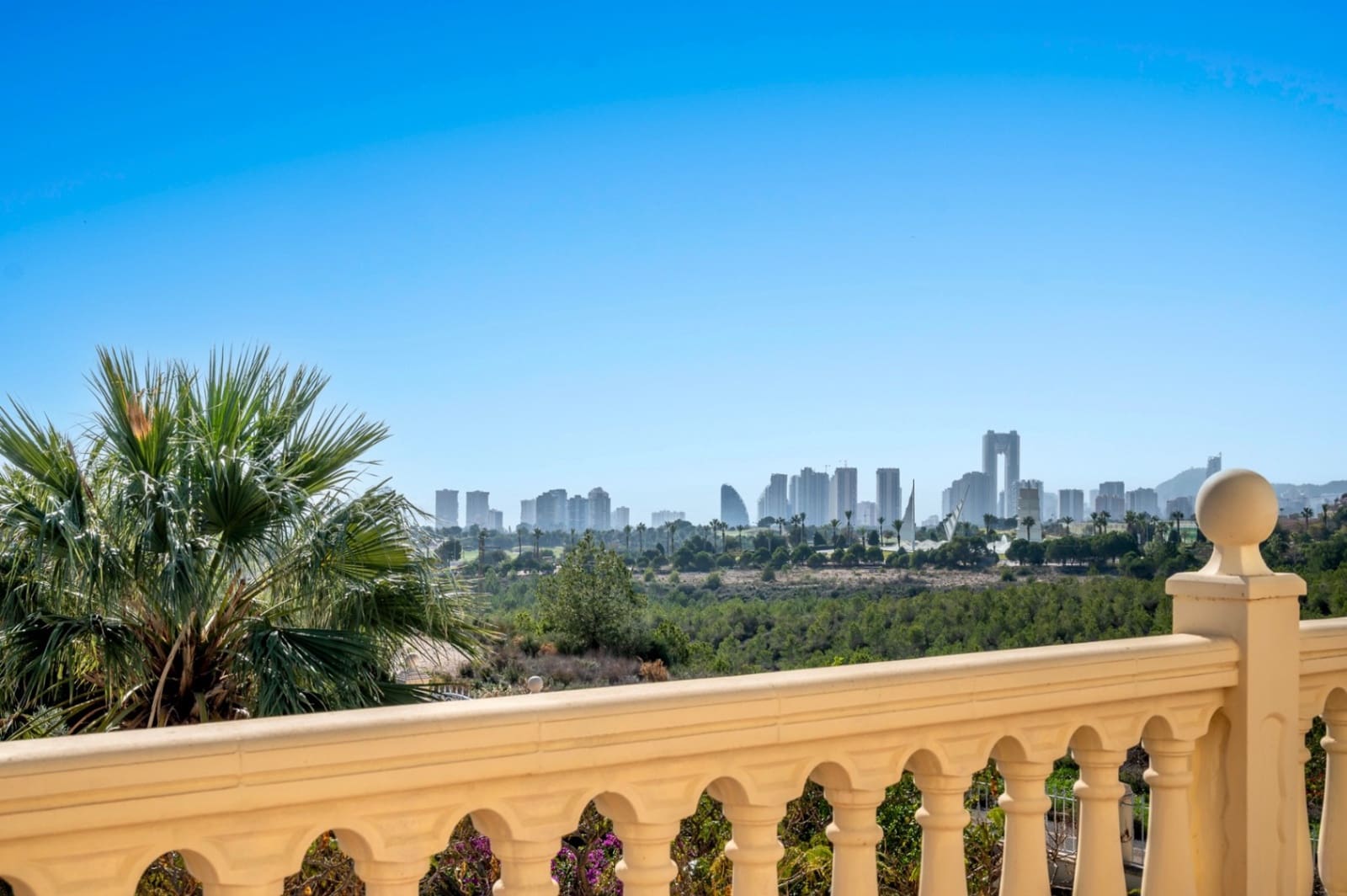 7 bedroom Villa for sale in Benidorm with pool garage - € 1,635,000 (Ref: 9328435)