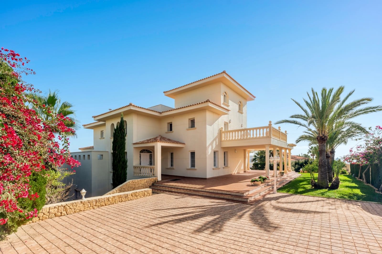 7 bedroom Villa for sale in Benidorm with pool garage - € 1,635,000 (Ref: 9328435)
