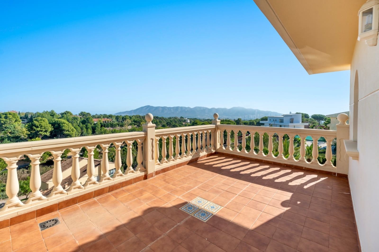 7 bedroom Villa for sale in Benidorm with pool garage - € 1,635,000 (Ref: 9328435)