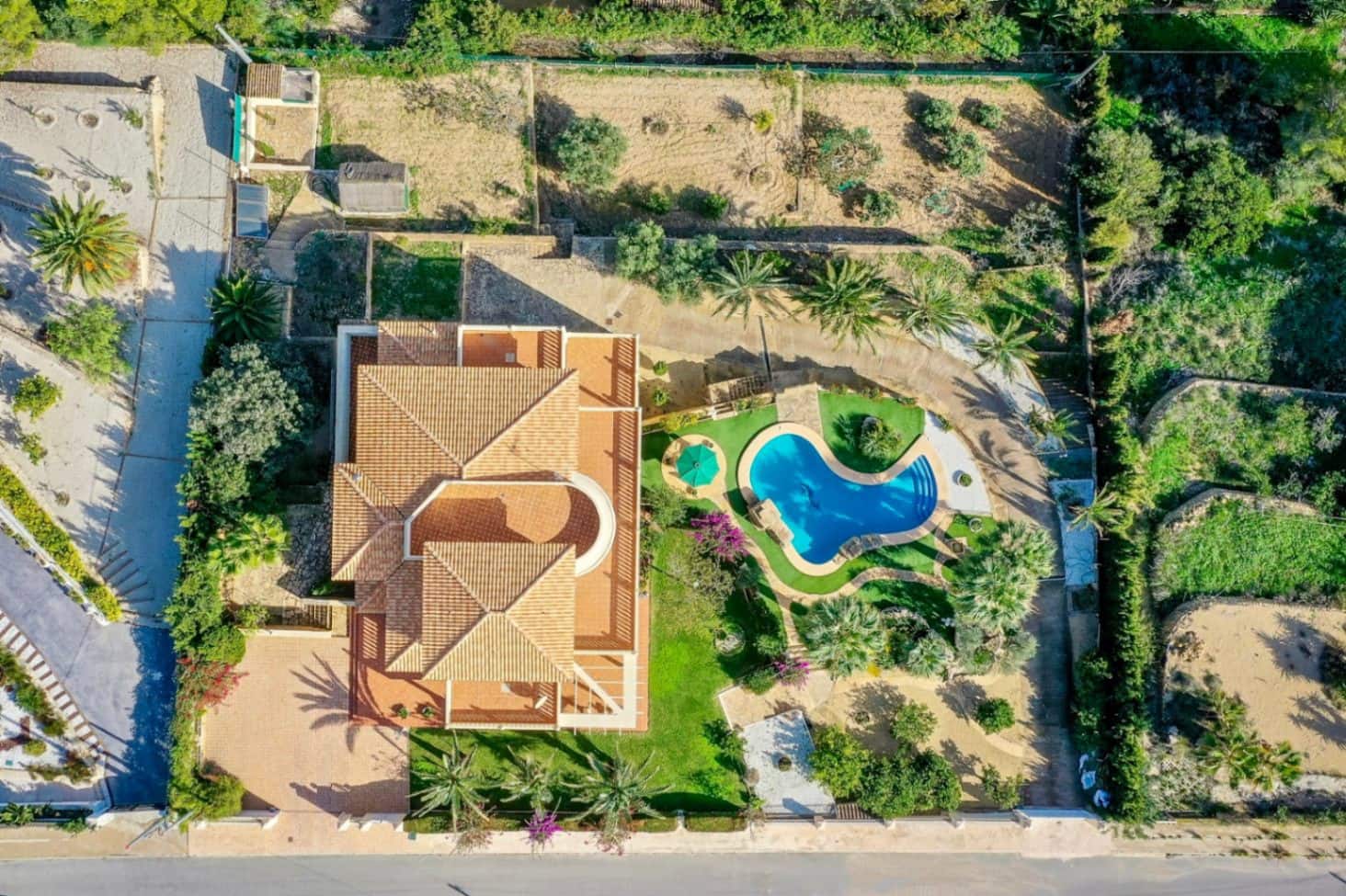 7 bedroom Villa for sale in Benidorm with pool garage - € 1,635,000 (Ref: 9328435)