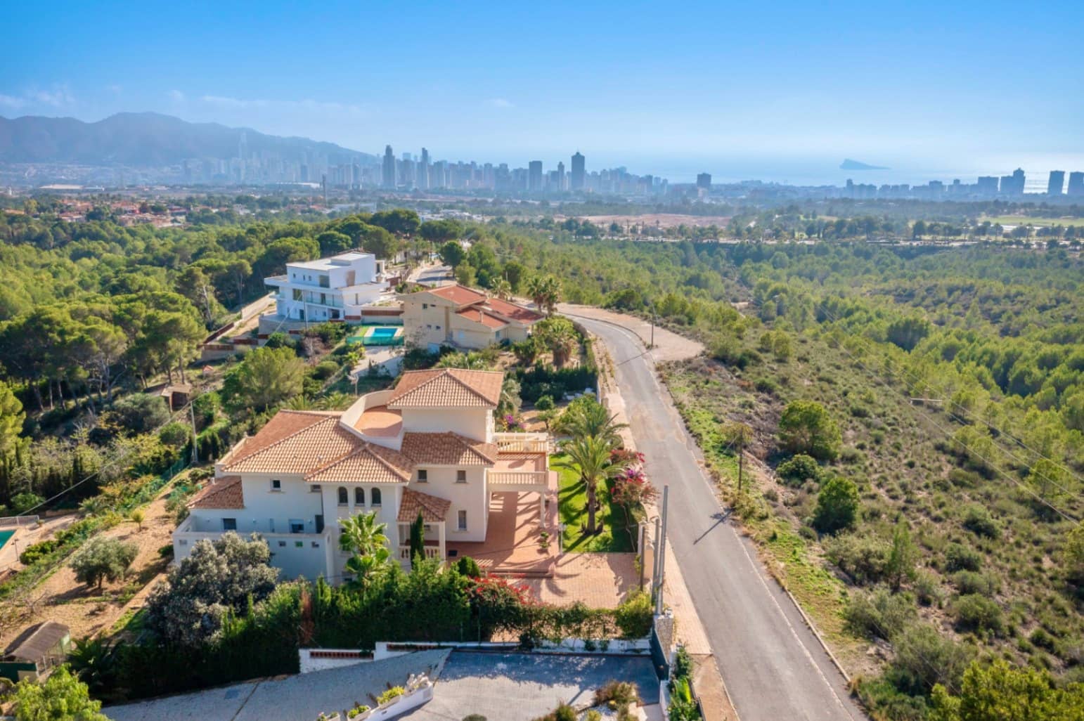 7 bedroom Villa for sale in Benidorm with pool garage - € 1,635,000 (Ref: 9328435)