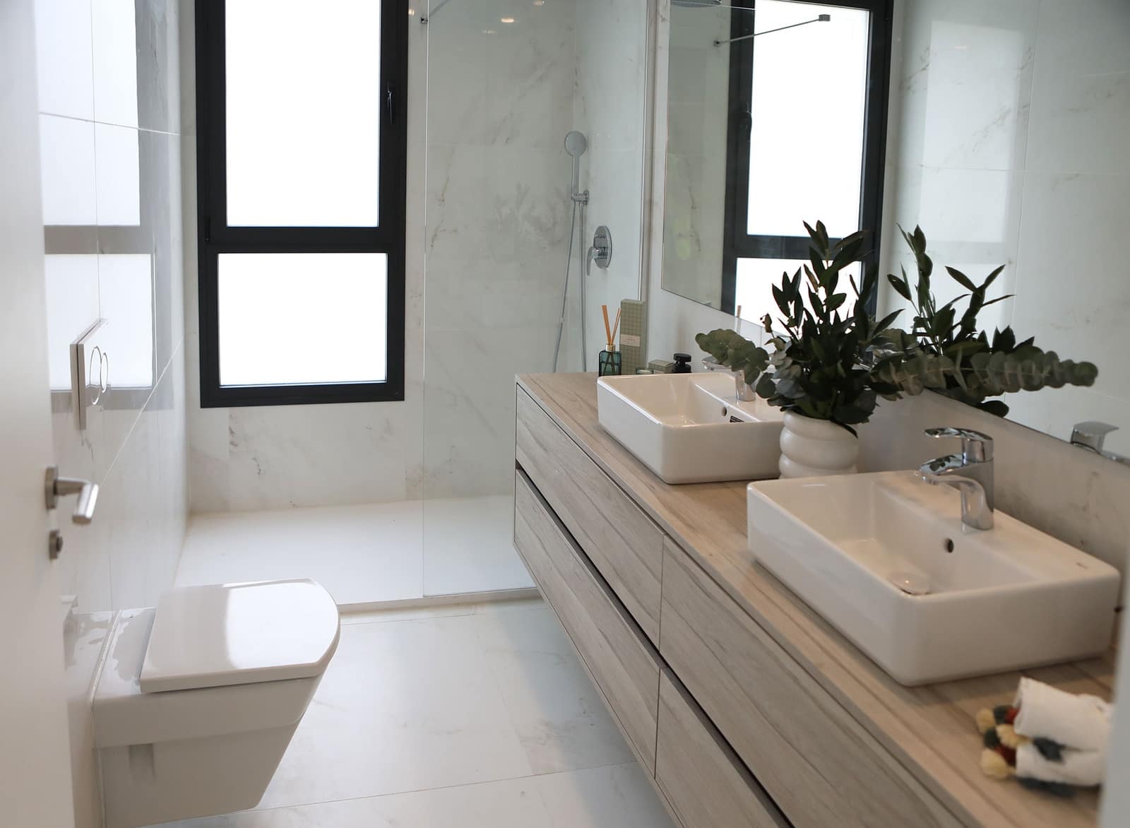 2 slaapkamer Appartement te koop in Benidorm met zwembad garage - € 690.000 (Ref: 9328436)