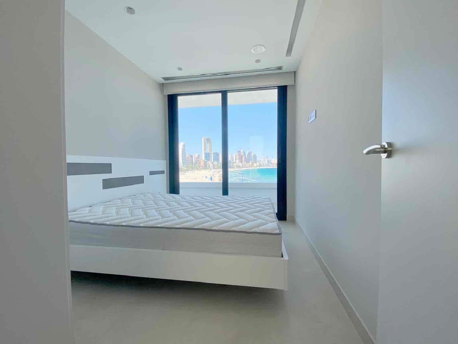 4 bedroom Apartment for sale in Benidorm with pool garage - € 1,650,000 (Ref: 9328437)