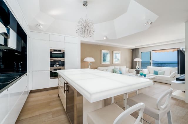 2 sypialnia Apartament na sprzedaż w Benidorm z basenem garażem - 1 490 000 € (Ref: 9328438)