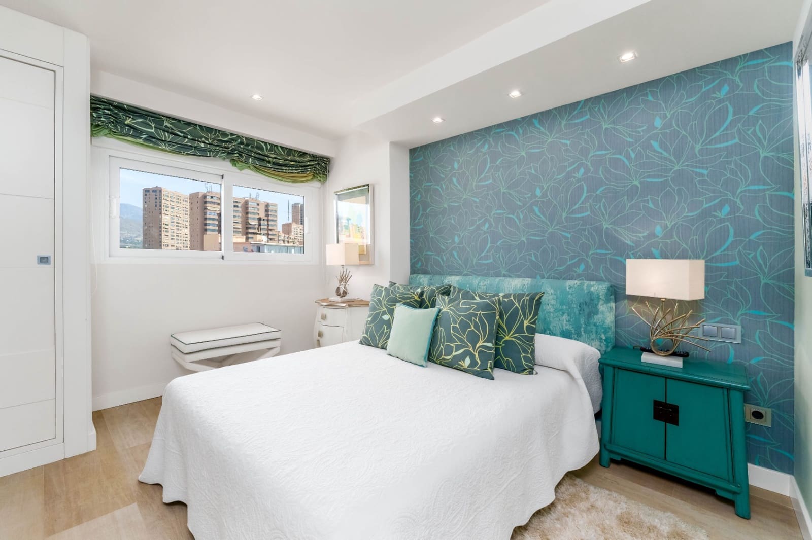 2 sypialnia Apartament na sprzedaż w Benidorm z basenem garażem - 1 490 000 € (Ref: 9328438)