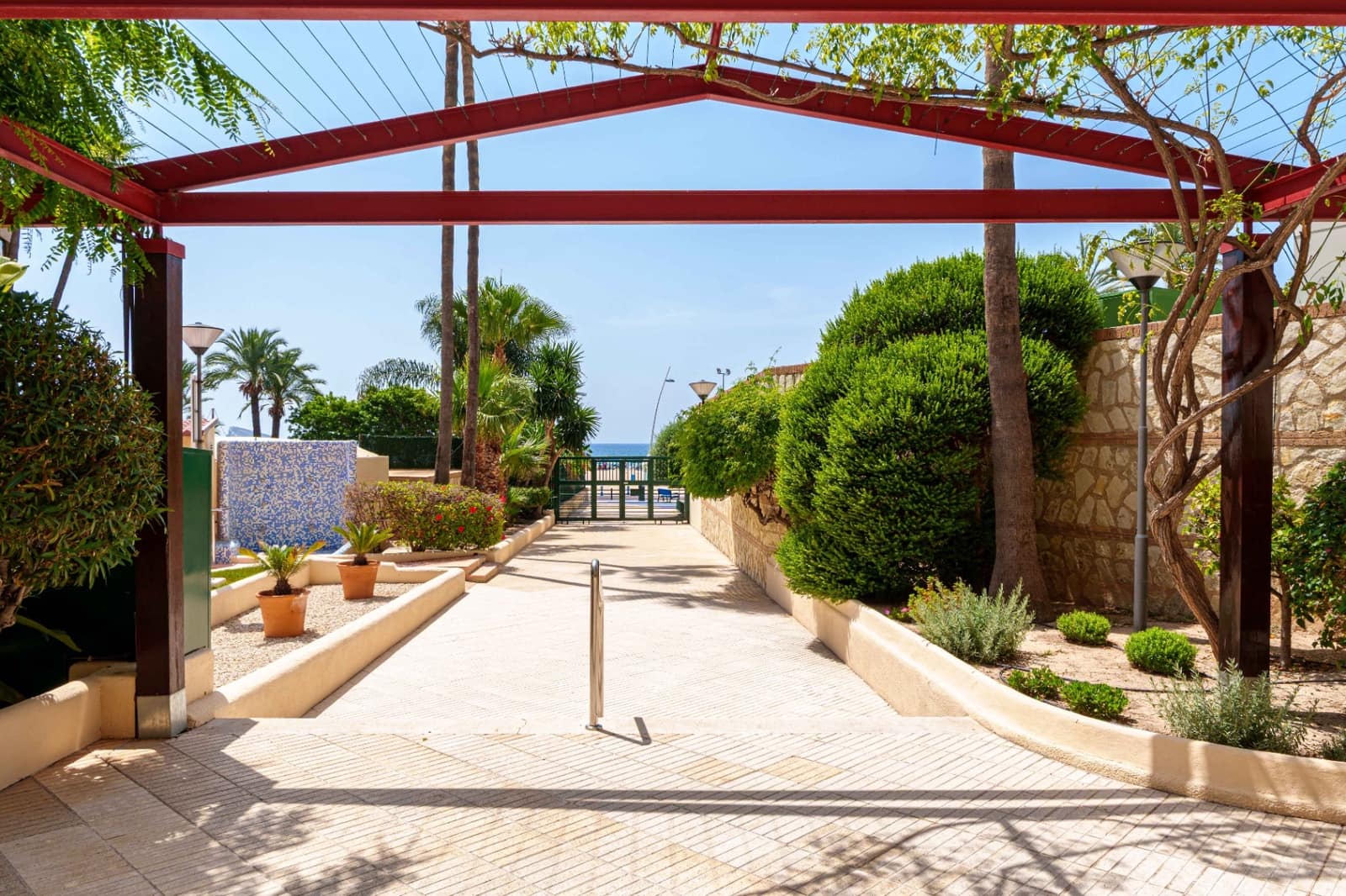 2 sypialnia Apartament na sprzedaż w Benidorm z basenem garażem - 1 490 000 € (Ref: 9328438)