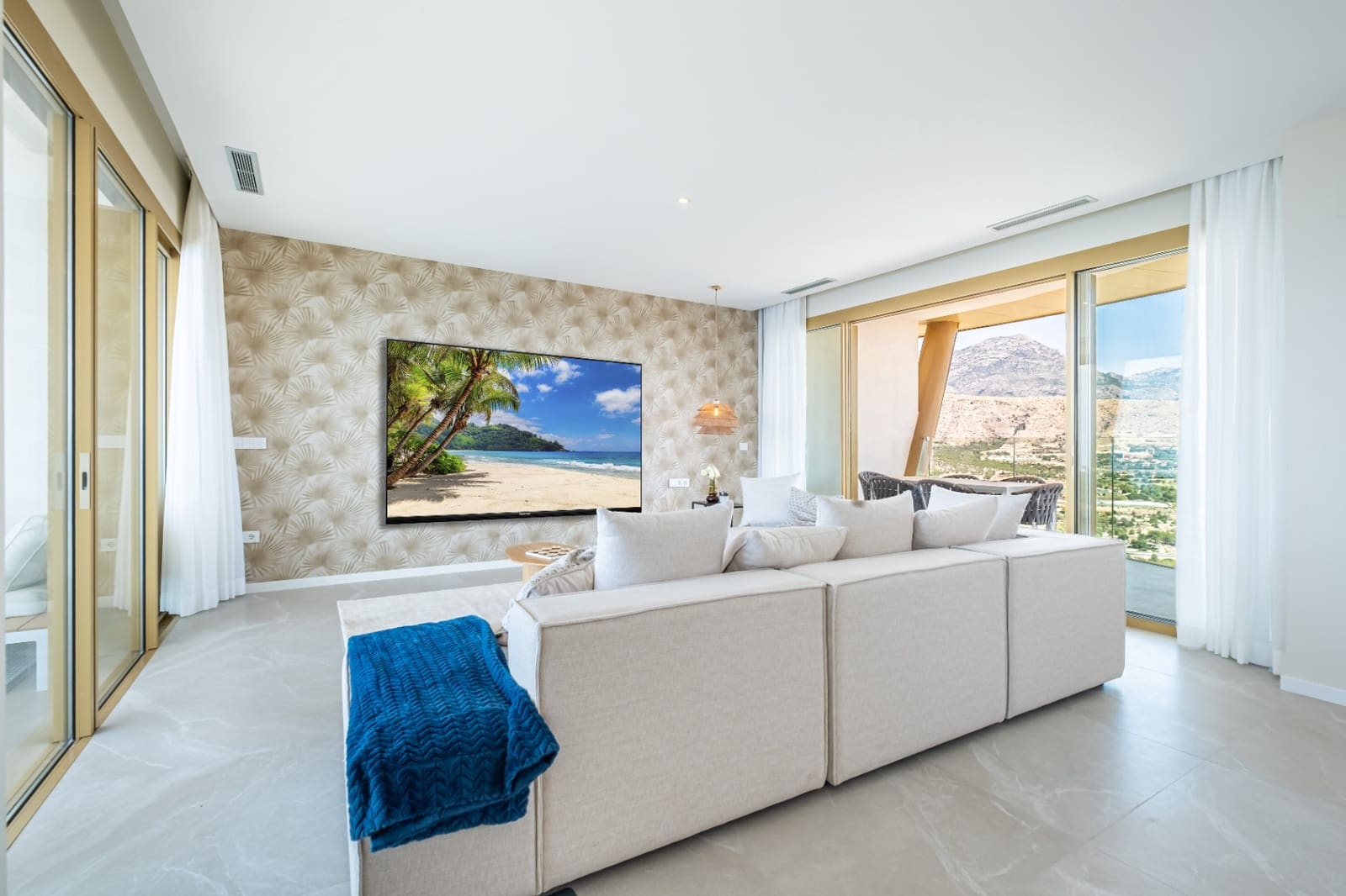 2 bedroom Apartment for sale in Benidorm with pool - € 1,250,000 (Ref: 9328439)