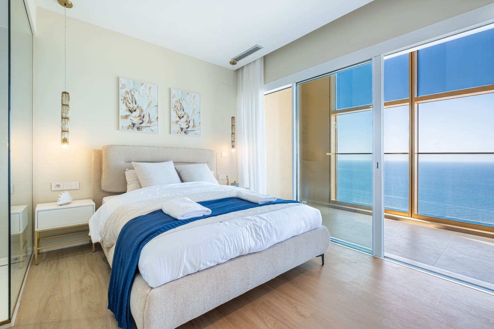 2 bedroom Apartment for sale in Benidorm with pool - € 1,250,000 (Ref: 9328439)