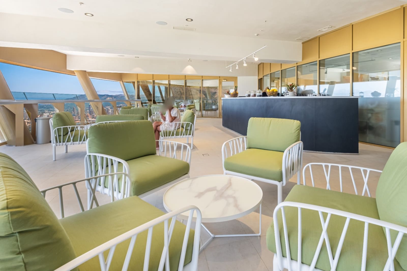 2 bedroom Apartment for sale in Benidorm with pool - € 1,250,000 (Ref: 9328439)