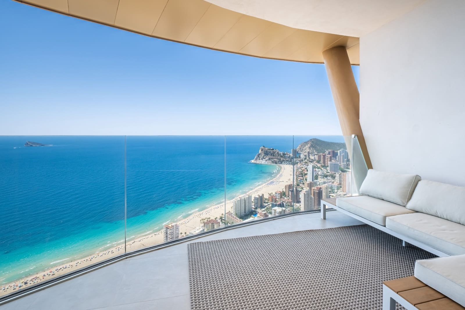 2 bedroom Apartment for sale in Benidorm with pool - € 1,250,000 (Ref: 9328439)