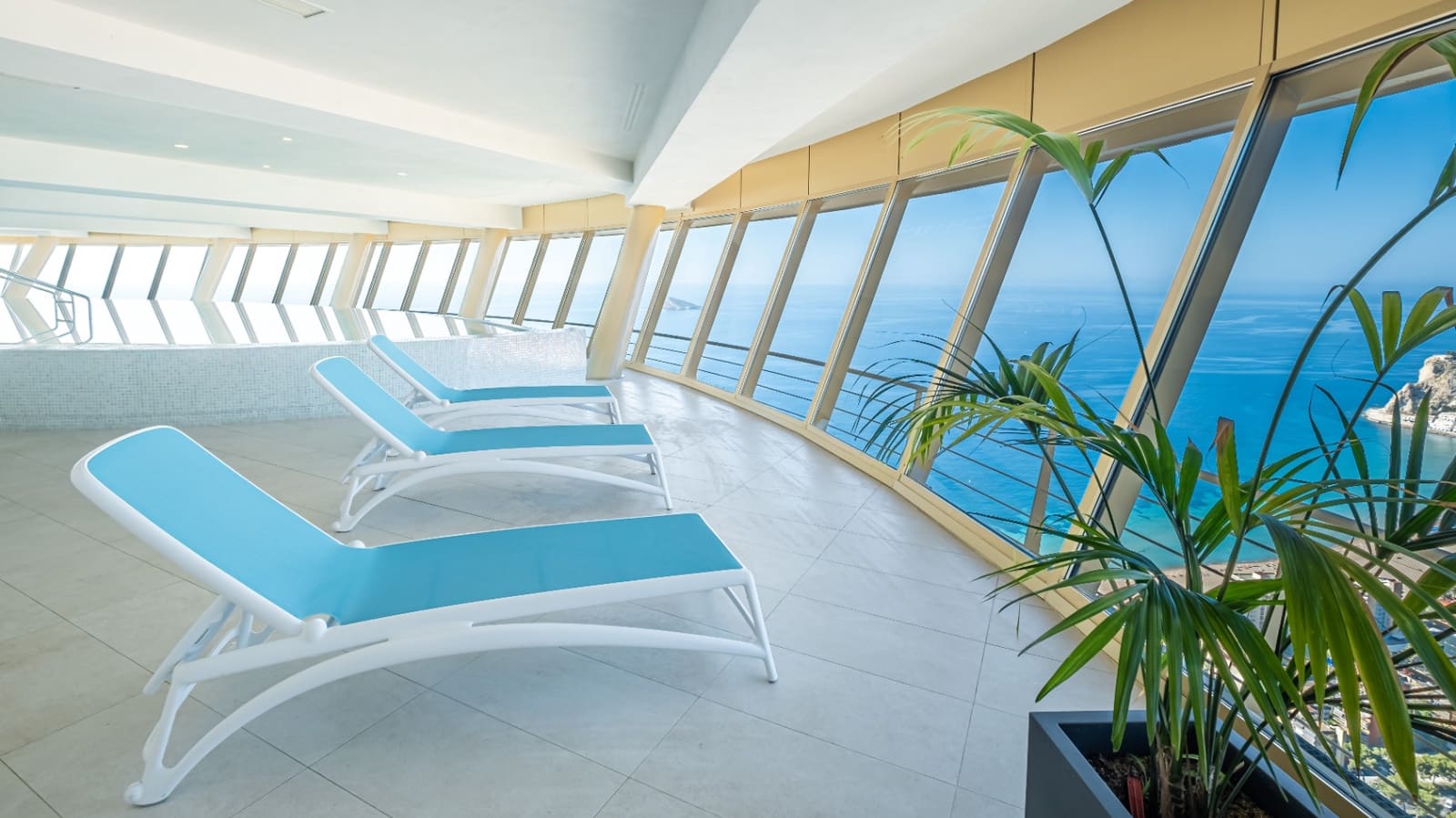 2 bedroom Apartment for sale in Benidorm with pool - € 1,250,000 (Ref: 9328439)