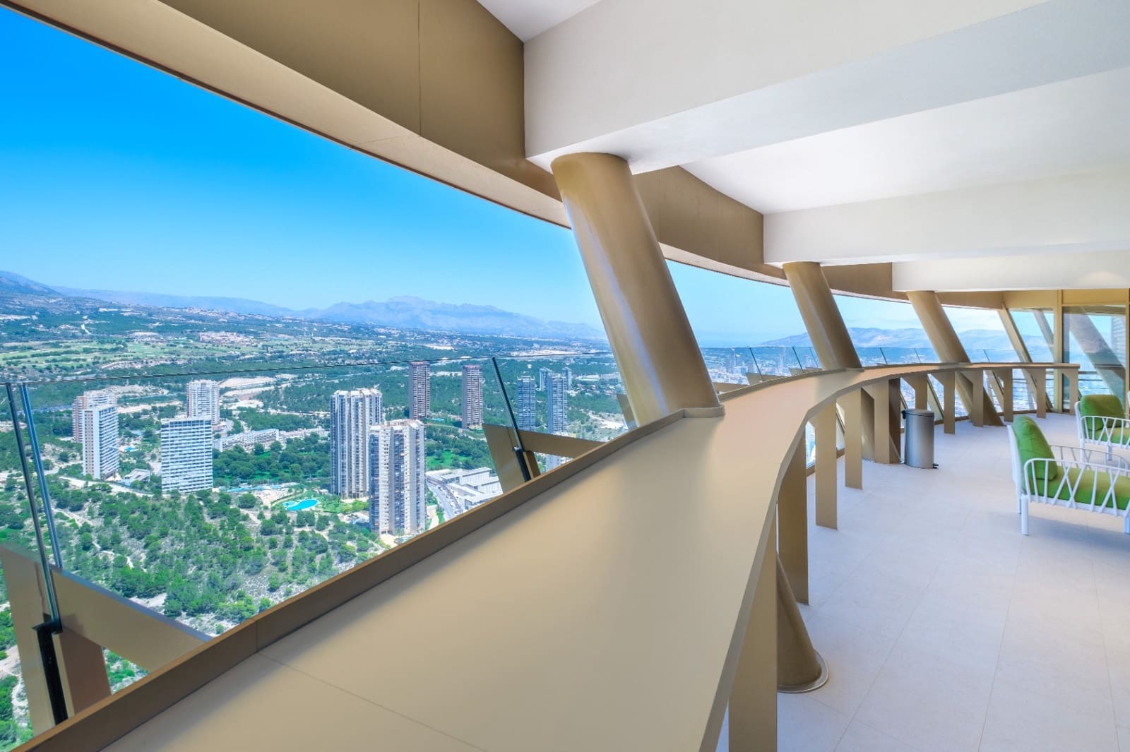 2 bedroom Apartment for sale in Benidorm with pool - € 1,250,000 (Ref: 9328439)