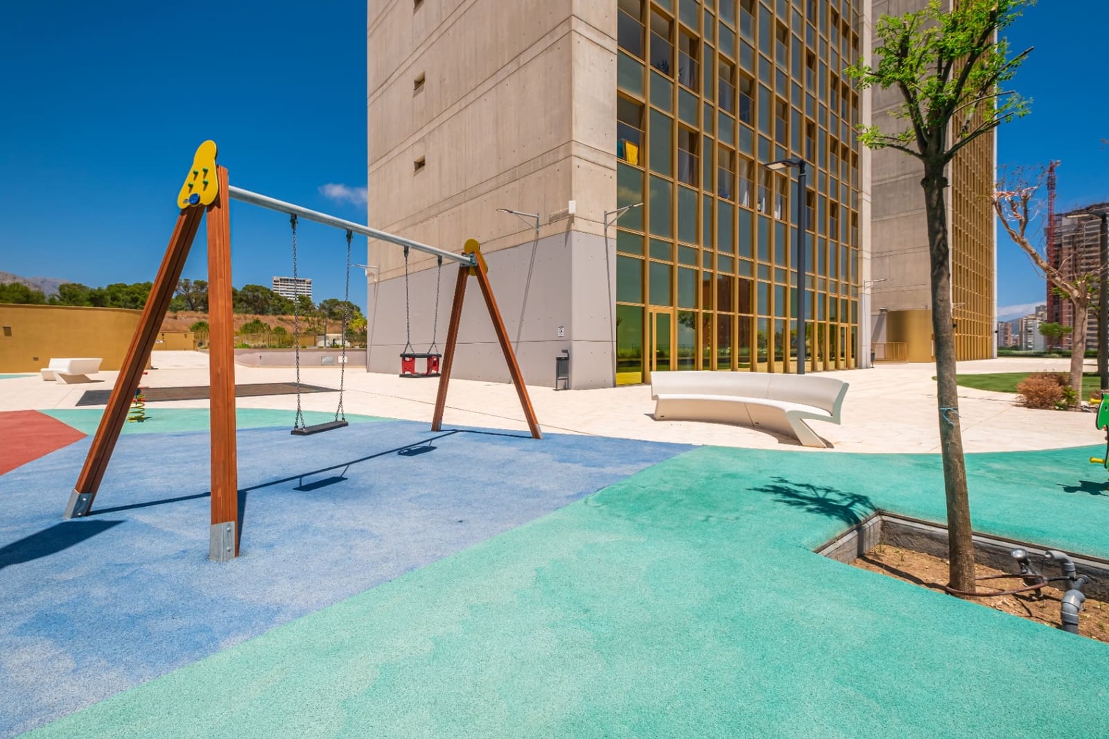 2 bedroom Apartment for sale in Benidorm with pool - € 1,250,000 (Ref: 9328439)