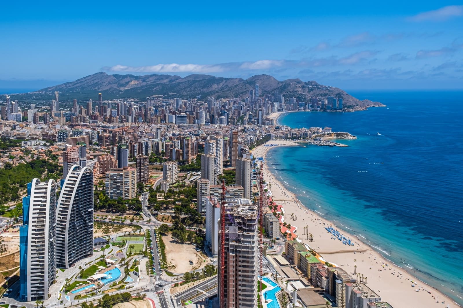 2 bedroom Apartment for sale in Benidorm with pool - € 1,250,000 (Ref: 9328439)
