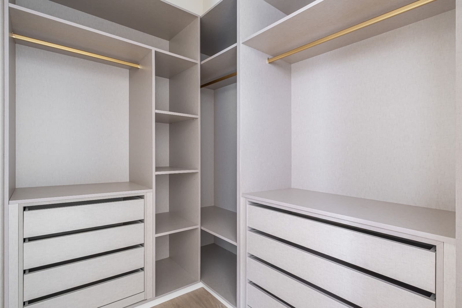 3 bedroom Apartment for sale in Benidorm with pool - € 1,095,000 (Ref: 9328440)