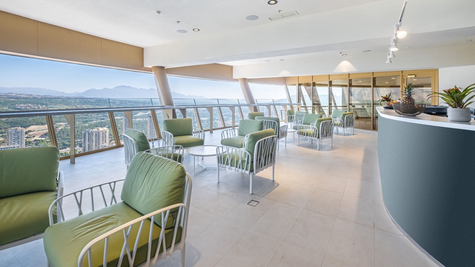 3 bedroom Apartment for sale in Benidorm with pool - € 1,095,000 (Ref: 9328440)