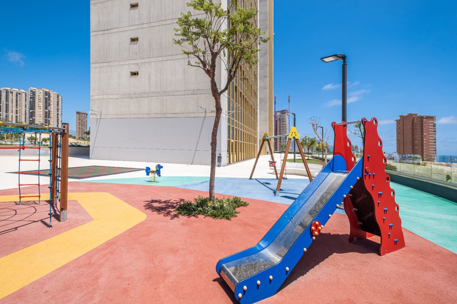 3 bedroom Apartment for sale in Benidorm with pool - € 1,095,000 (Ref: 9328440)