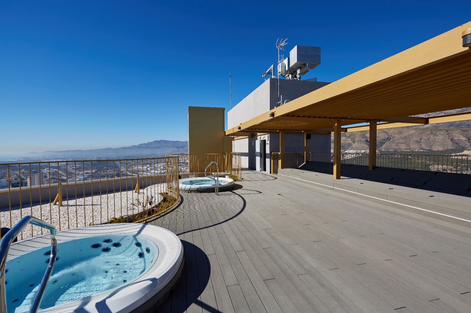 3 slaapkamer Appartement te koop in Benidorm met zwembad garage - € 1.730.000 (Ref: 9328441)