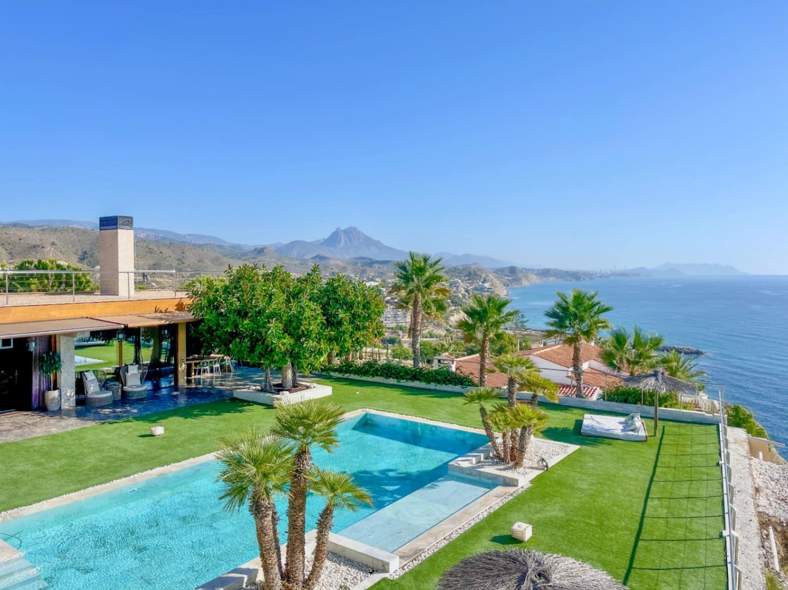 6 slaapkamer Villa te koop in El Campello met zwembad garage - € 3.800.000 (Ref: 9328442)