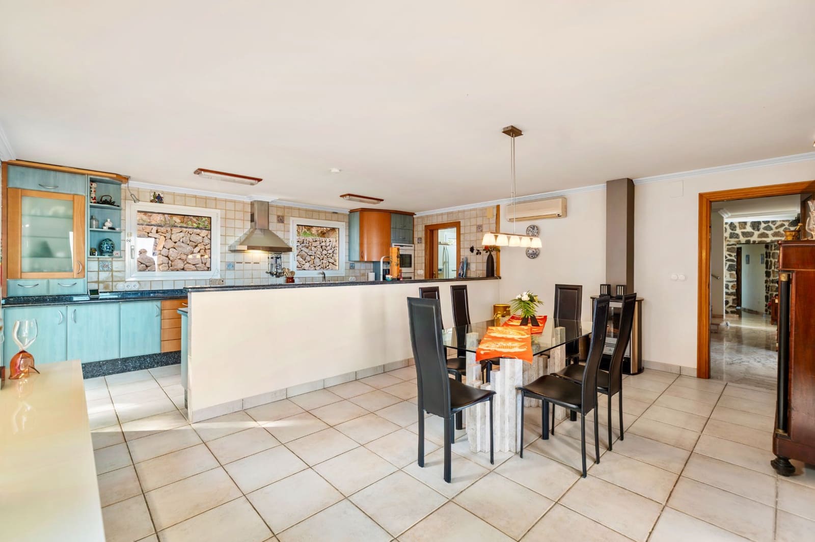 5 bedroom Villa for sale in Callosa d'En Sarria with pool garage - € 950,000 (Ref: 9328444)