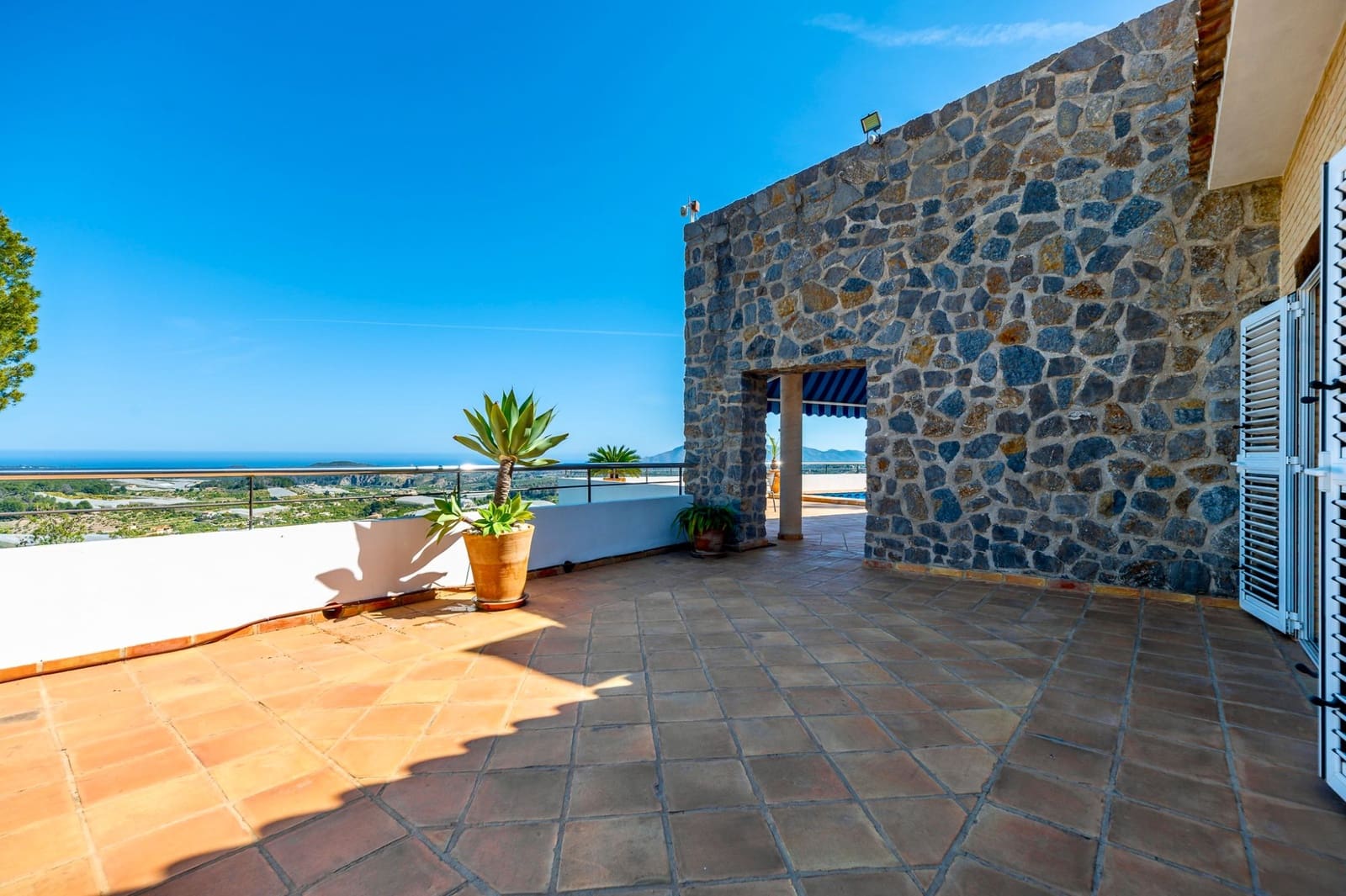 5 bedroom Villa for sale in Callosa d'En Sarria with pool garage - € 950,000 (Ref: 9328444)