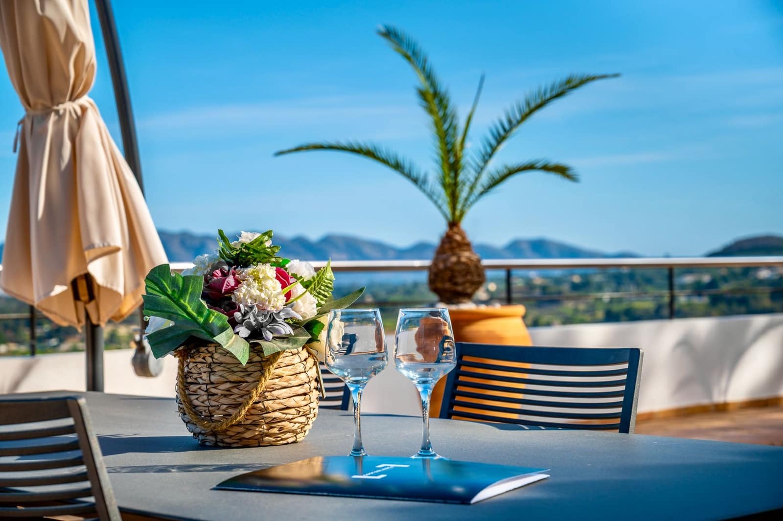 5 bedroom Villa for sale in Callosa d'En Sarria with pool garage - € 950,000 (Ref: 9328444)