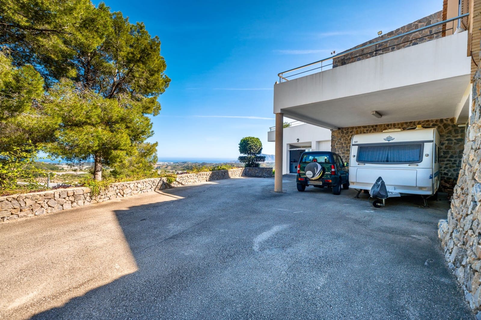 5 bedroom Villa for sale in Callosa d'En Sarria with pool garage - € 950,000 (Ref: 9328444)