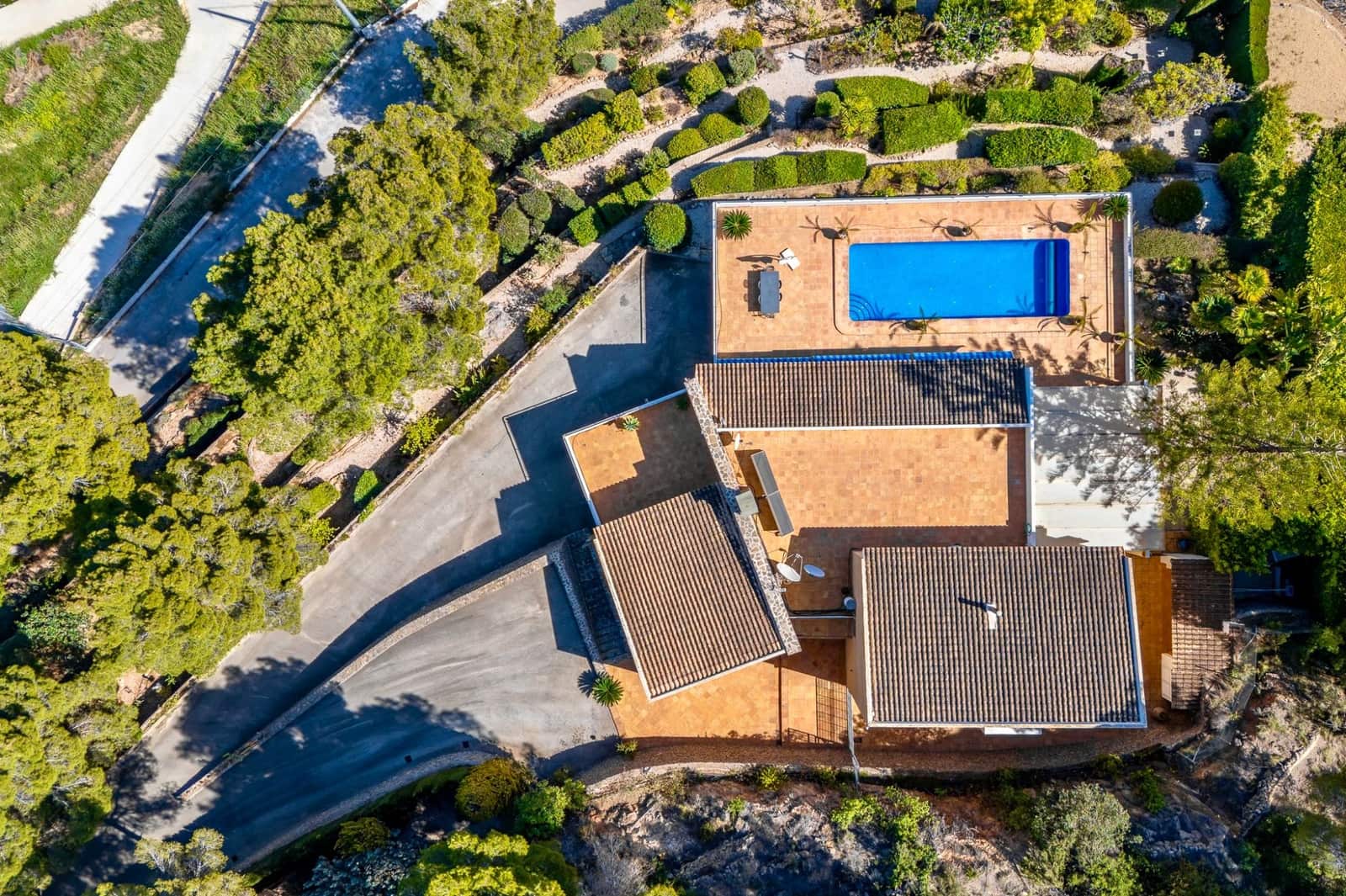 5 bedroom Villa for sale in Callosa d'En Sarria with pool garage - € 950,000 (Ref: 9328444)