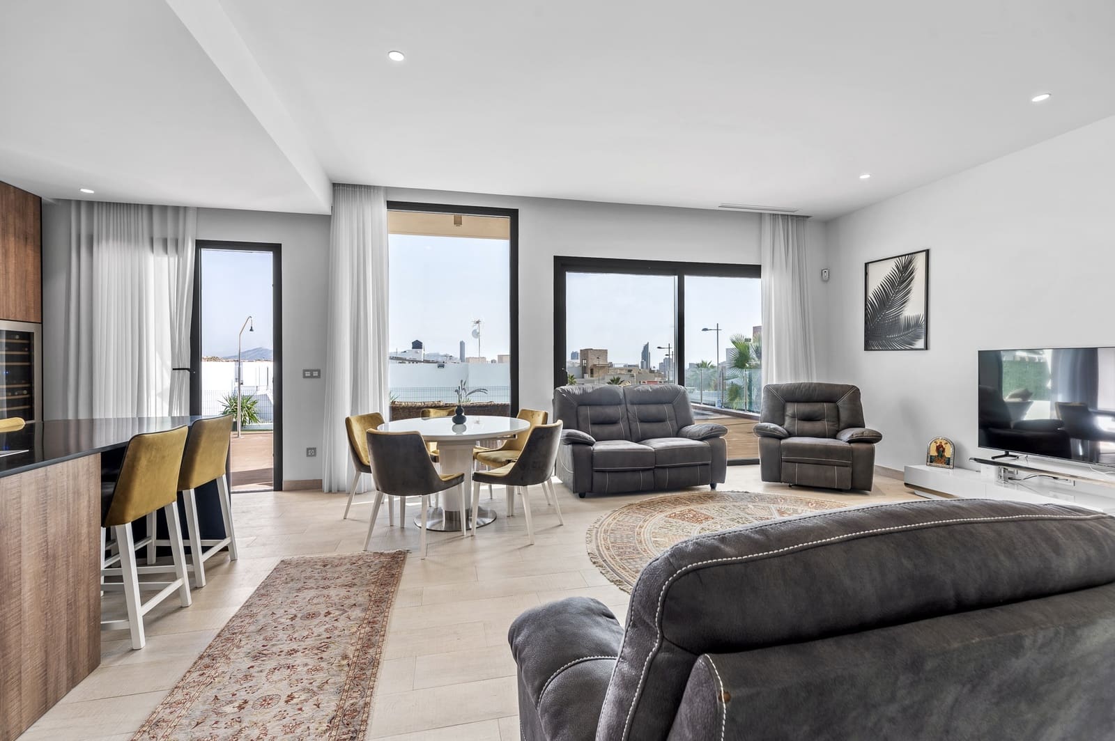 4 bedroom Villa for sale in Finestrat with pool garage - € 980,000 (Ref: 9328449)