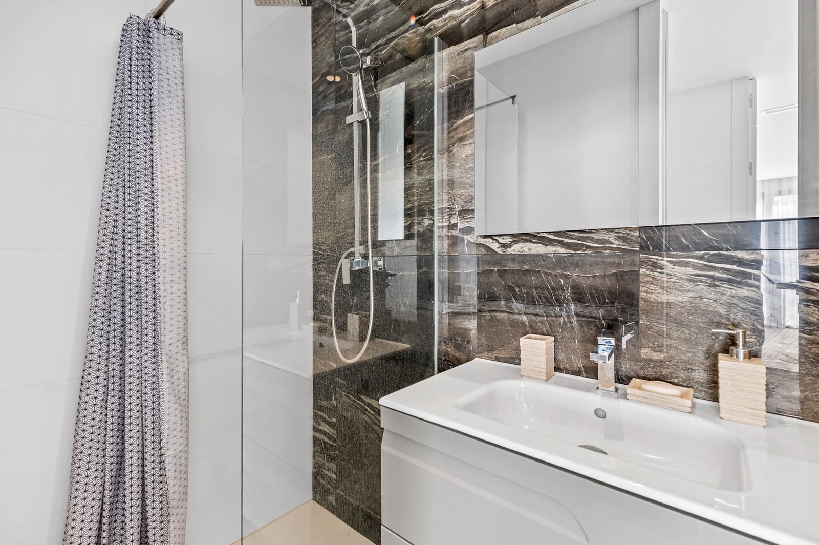 4 bedroom Villa for sale in Finestrat with pool garage - € 980,000 (Ref: 9328449)