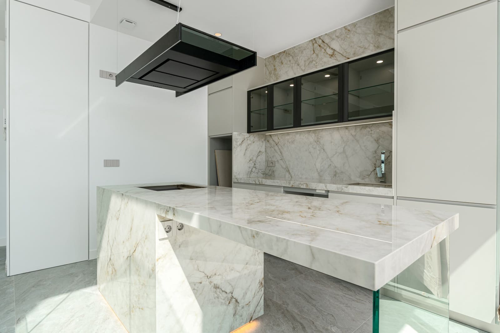 4 Zimmer Villa zu verkaufen in Finestrat mit Pool Garage - 1.350.000 € (Ref: 9328465)