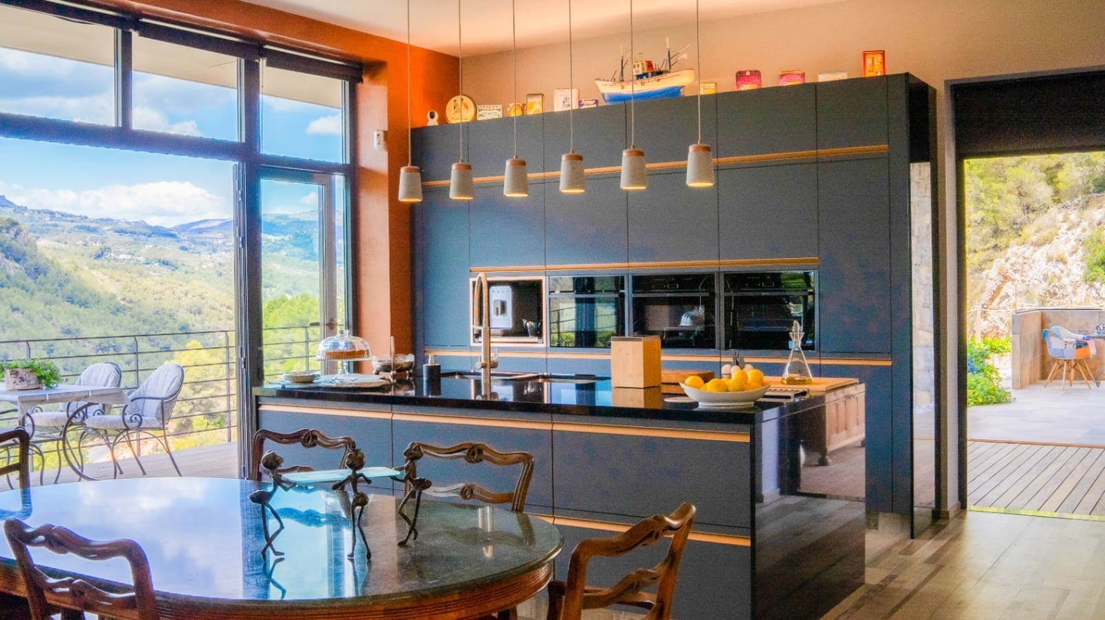 3 bedroom Villa for sale in Guadalest with pool garage - € 1,895,000 (Ref: 9328480)