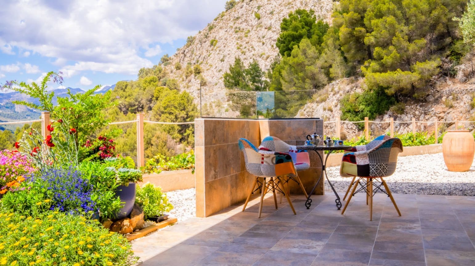3 bedroom Villa for sale in Guadalest with pool garage - € 1,895,000 (Ref: 9328480)