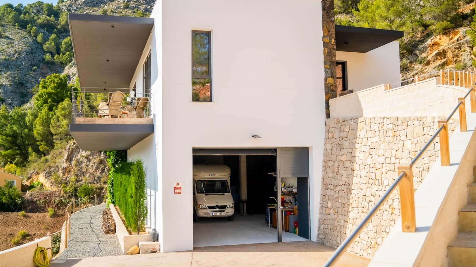 3 bedroom Villa for sale in Guadalest with pool garage - € 1,895,000 (Ref: 9328480)
