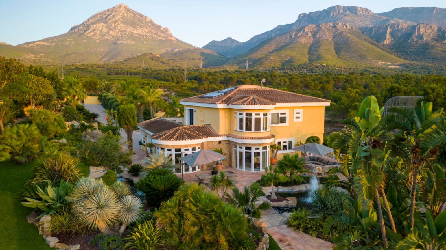 7 makuuhuone Huvila myytävänä paikassa La Nucia mukana uima-altaan 
autotalli - 5 600 000 € (Ref: 9328482)