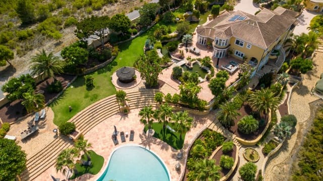 7 makuuhuone Huvila myytävänä paikassa La Nucia mukana uima-altaan 
autotalli - 5 600 000 € (Ref: 9328482)